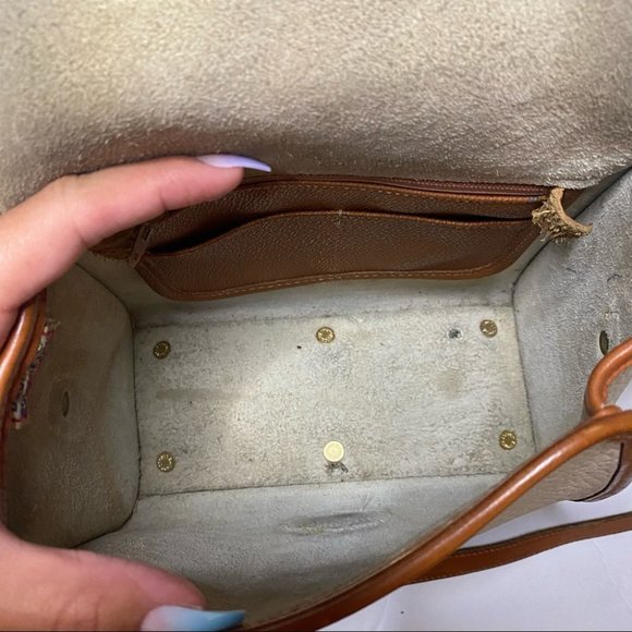 Dooney & Bourke Vintage 80s Essex Saddle Ivory Tan Pebble Leather Cross Body Bag - Picture 10 of 16